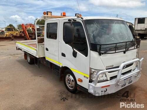 2017 Hino 300 series Flat Bed Tray