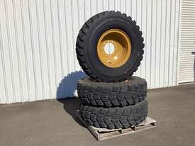 Michelin 14.00R24 tyres & Caterpillar rims - picture0' - Click to enlarge