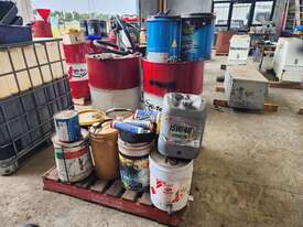 Miscellaneous Oil Drums - picture0' - Click to enlarge