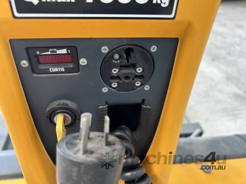 Used Jungheinrich 2007 Jungheinrich EMC B10 Walkie Stacker Non ...