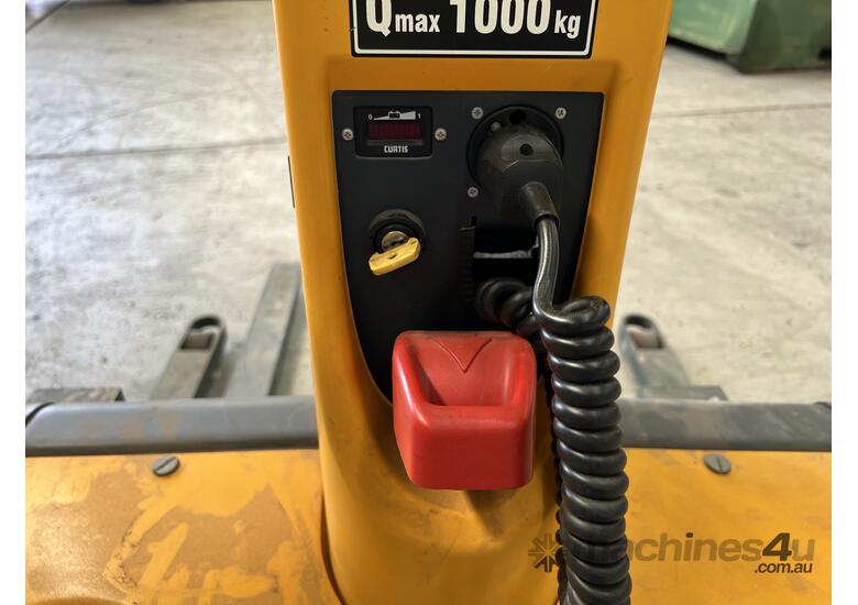 Used Jungheinrich 2007 Jungheinrich EMC B10 Walkie Stacker Non ...