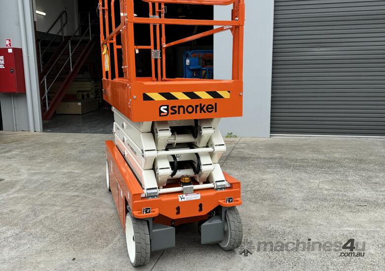 New 26 Narrow Electric Scissor lift Snorkel image 2