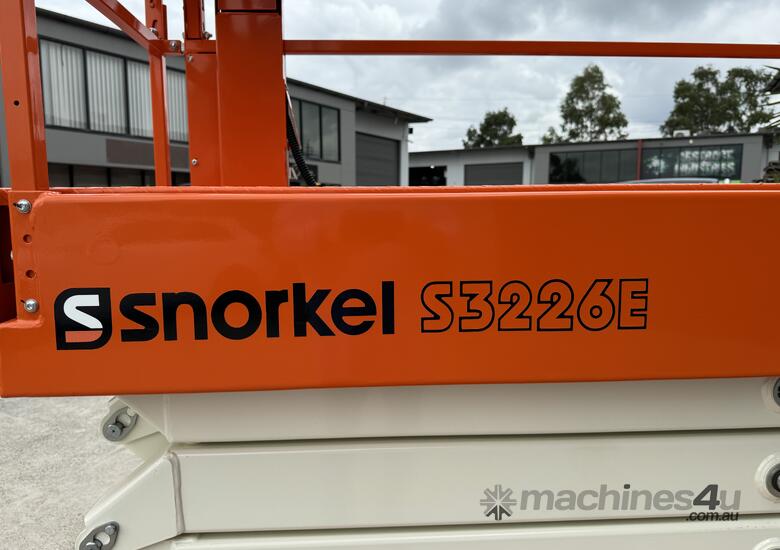 New 26 Narrow Electric Scissor lift Snorkel image 4