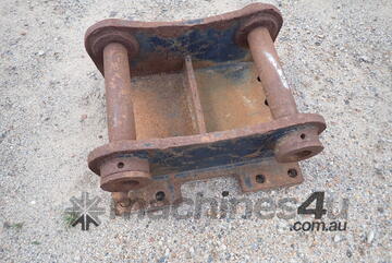 Excavator head plate
