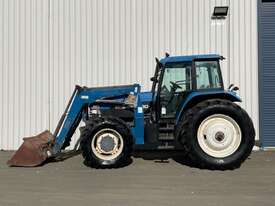 New Holland 8560 Loader/Tractor 4WD - picture2' - Click to enlarge