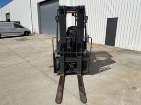 2017 Crown CG33P-5 Forklift - picture0' - Click to enlarge