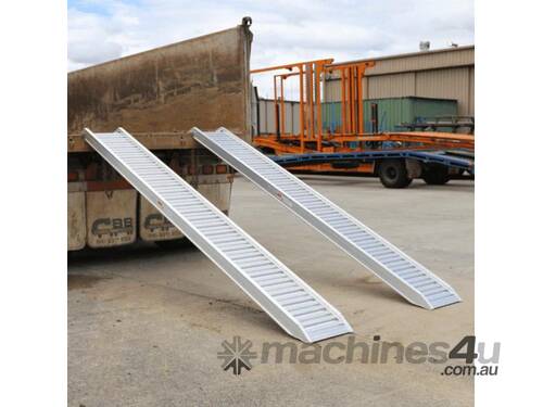 caption 1.5-Tonne 3.2m x 300mm Aluminium Loading Ramps
