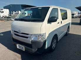 2017 Toyota Hiace  Petrol - picture0' - Click to enlarge
