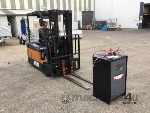 2009 Toyota 7FBE20 Counter Balance Forklift