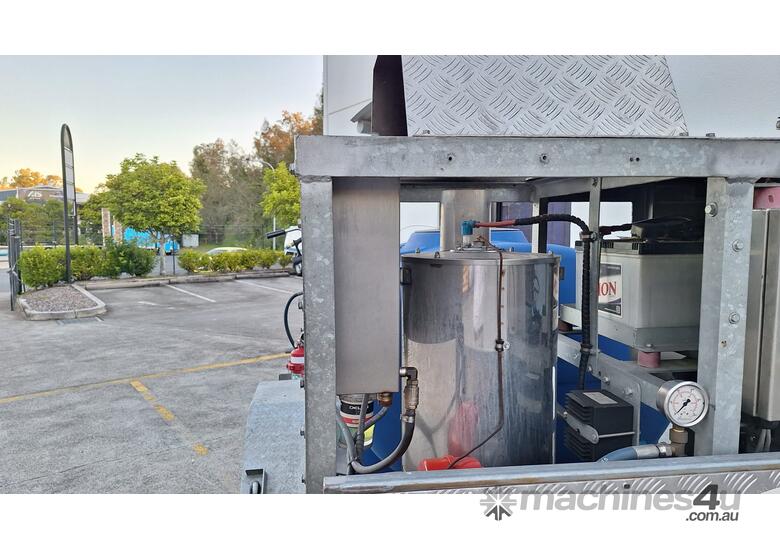 caption Conquest - Heavy Duty Pressure Washer Trailer With 1000L Tank and Boiler
