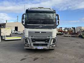 2019 Volvo FH700 8x6 Prime Mover - picture2' - Click to enlarge