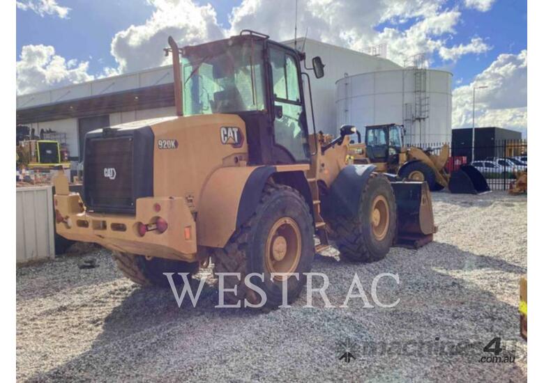caption CAT 920K Wheel Loaders integrated Toolcarriers