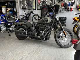 2021 Harley Davidson  Street Bob Petrol - picture2' - Click to enlarge