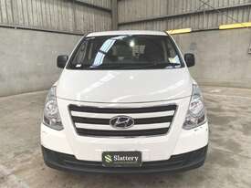 2017 Hyundai iLoad Van T/Diesel (Ex Council) - picture0' - Click to enlarge