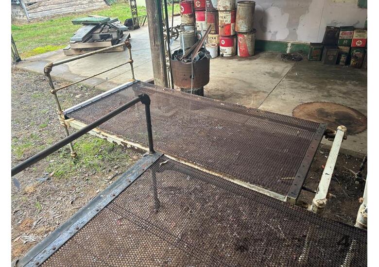 caption QTY X 3 ANTIQUE SHEARERS BEDS
