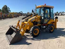 JCB 2CX 4WS 4x4 Backhoe/Loader - picture1' - Click to enlarge