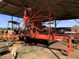 Kuhn Twin Rotor Rake - picture0' - Click to enlarge