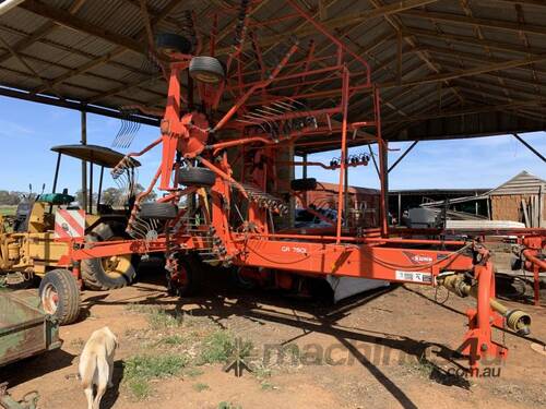 Kuhn Twin Rotor Rake