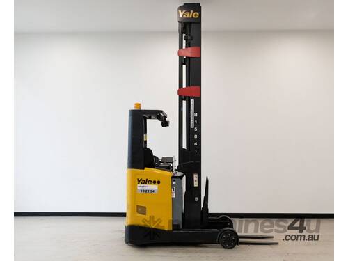 YALE MR16H Reach Stacker