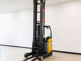 YALE MR16H Reach Stacker - picture0' - Click to enlarge