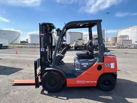 2022 Toyota 32-8FG25 Forklift - picture2' - Click to enlarge