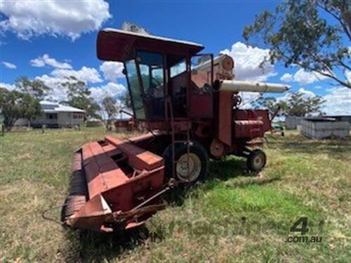 International 711 Harvester