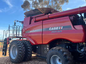 CASE IH 8120 Header(Combine) Harvester/Header - picture2' - Click to enlarge