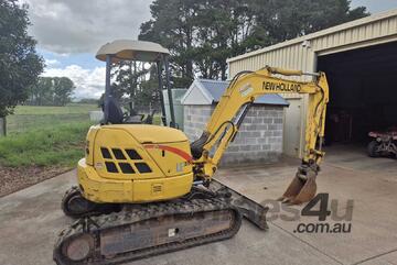 New Holland   E35 Excavator