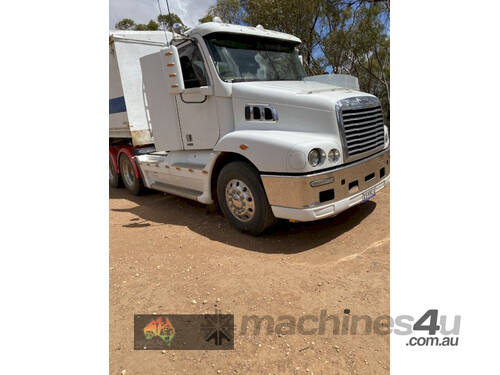 (8717) Freightliner Truck and chassis Tipper (Nurom, SA)