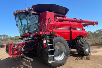 2016 CASE IH 8240 AXIAL-FLOW HARVESTER