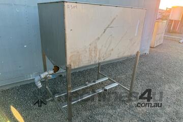 Tank Stainless Steel 1.2m L x 650mm wide x 900mm deep 1.5m overall height