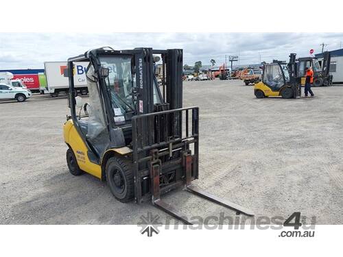 caption Komatsu FG25HT-17