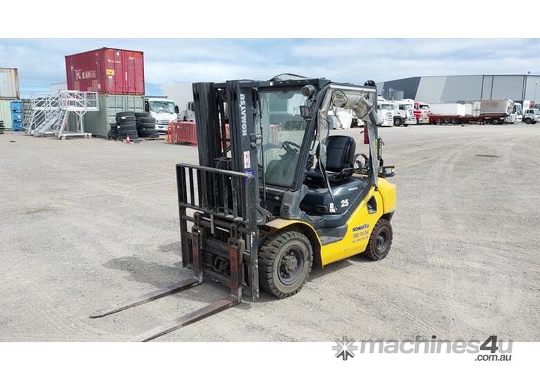 caption Komatsu FG25HT-17