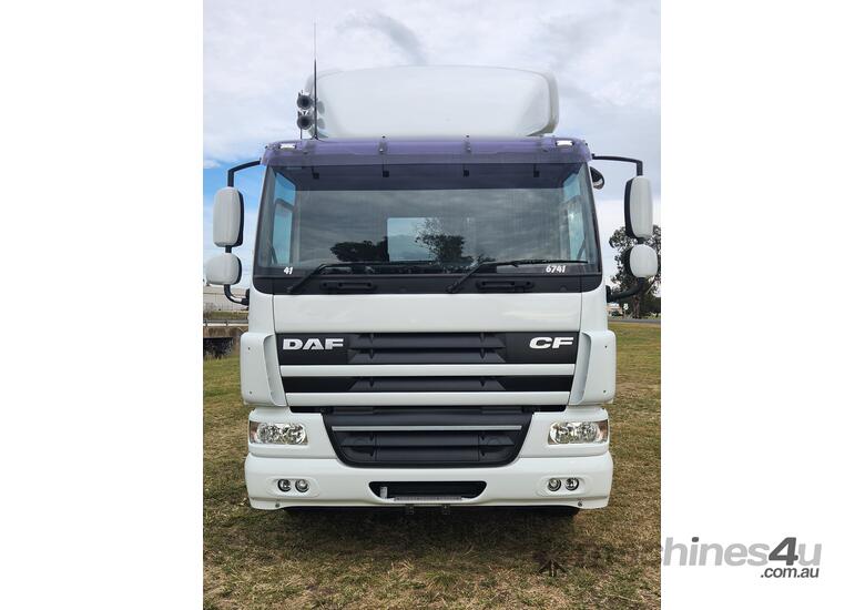 DAF CF75/85 360 4x2 Single Drive Automatic Prime Mover Truck.