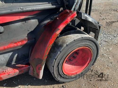 caption 2013 Linde H70D Forklift