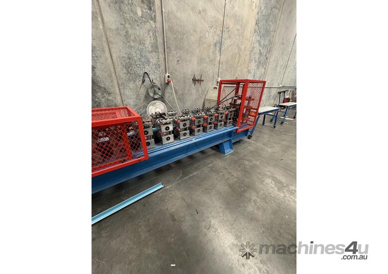 caption Roof Batten Roll Former