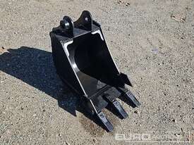 Unused GP Bucket 425mm, Ears 60mm, Centers 250mm, Pins 45mm  - picture0' - Click to enlarge