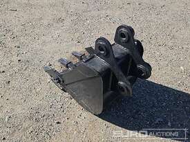 Unused GP Bucket 425mm, Ears 60mm, Centers 250mm, Pins 45mm  - picture1' - Click to enlarge
