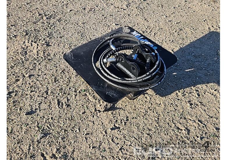 Unused Captok Hedge Cutter, To Suit 1-3 Ton Mini Excavator, Pin Diameter 1