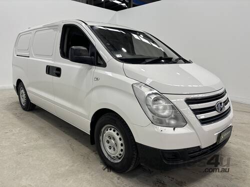 caption 2017 Hyundai iLoad Van (Diesel) (Auto)