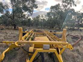 Round Bale Handler - picture0' - Click to enlarge