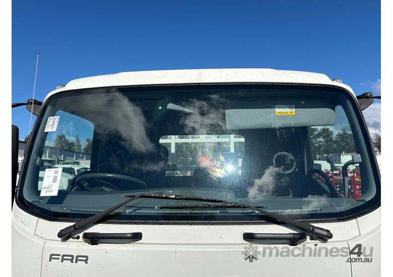 caption 2015 Isuzu FRR600 Table Top (Day Cab)