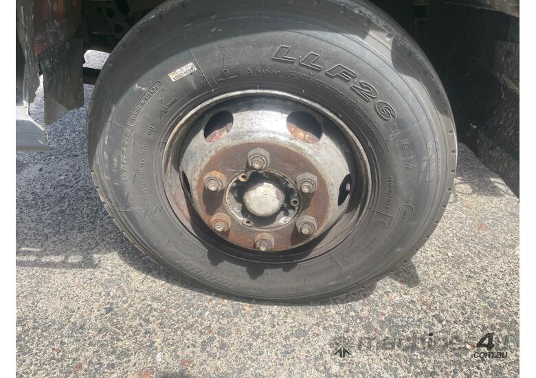 caption 1999 Hino FC3J Concrete Agitator