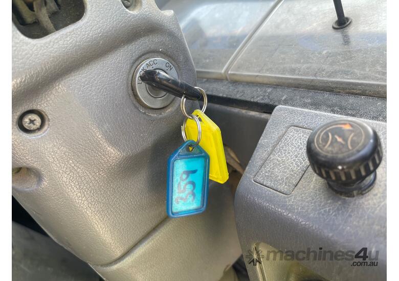 caption 1999 Hino FC3J Concrete Agitator
