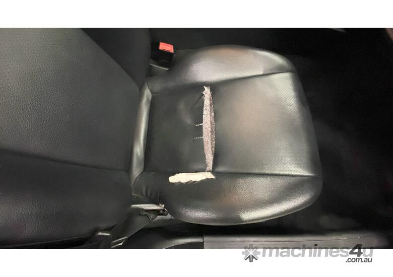 caption 2011 Mercedes-Benz C-Class C200 BlueEFFICIENCY Sedan T/Diesel (Auto)