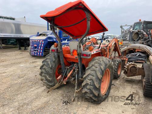 caption Kubota Tractor / Loader