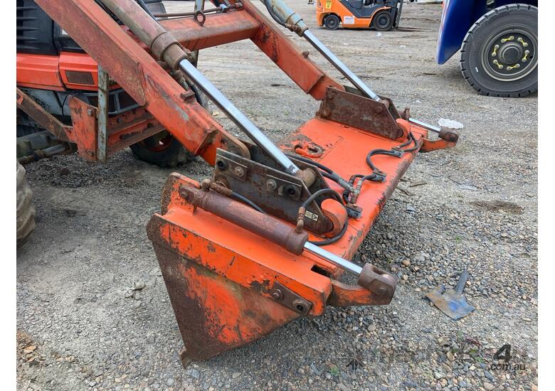 caption Kubota Tractor / Loader
