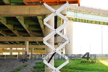 2016 Snorkel S2770RT 4WD Diesel Scissor Lift - Light Weight