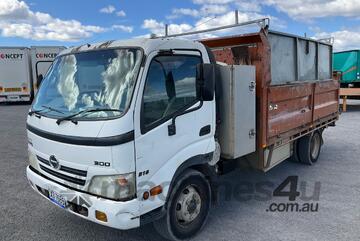 2009 Hino 300 916 Tipper Day Cab