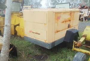 400 cfm 10/12 bar pressure , JD powered , 1800 hrs ,